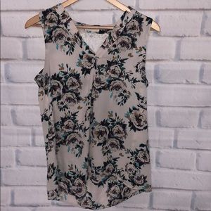 Stitch Fix Crescent floral sleeveless blouse